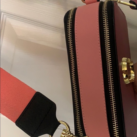 Fancy bag *** not authentic - Picture 3 of 3